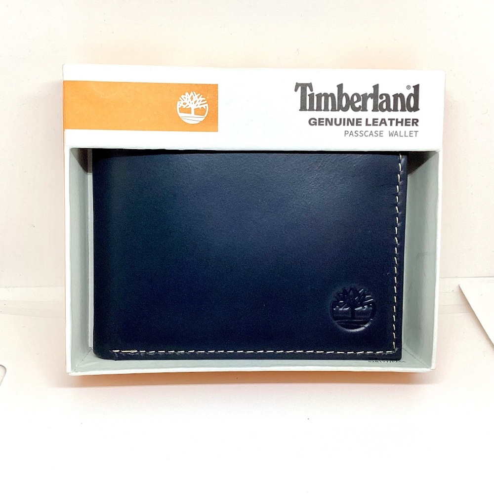 $33 Timberland Passcase Leather Wallet in Navy NWT